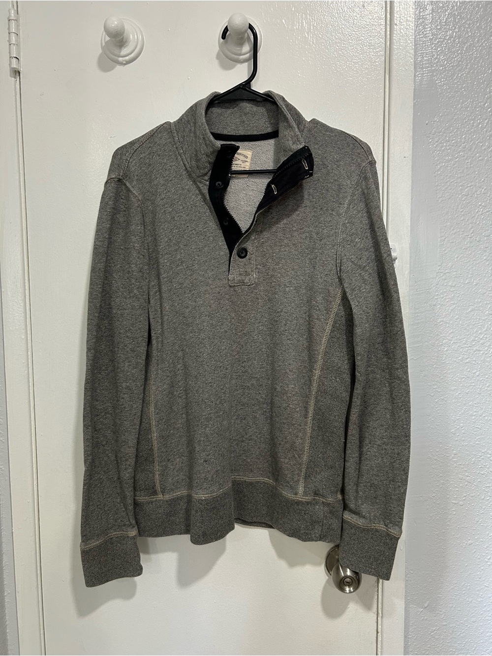 American Eagle Outfitters Men's Grey Zip-Up Mock Neck Sweater